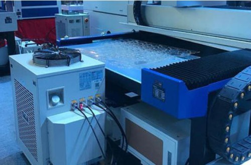 水冷螺桿式冷水機(jī)組漏水原因及處理方法